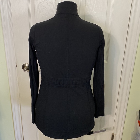 Size 6 Lululemon zip sweater - Picture 2 of 2